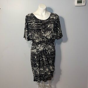 Jonathon Martin ladies short sleeve midi dress. Black and white crackled…
